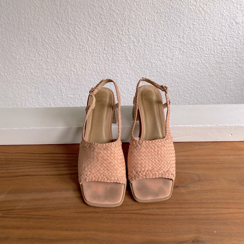 Miista Pavati Sandal, blush/blanched almond color, size 37/US 6.5/7